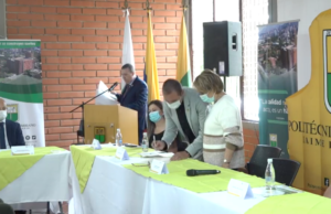 Acto de posesión del rector Jairo Osorio Saraz. fotografía propiedad del departamento de Comunicaciones del POLI JIC.