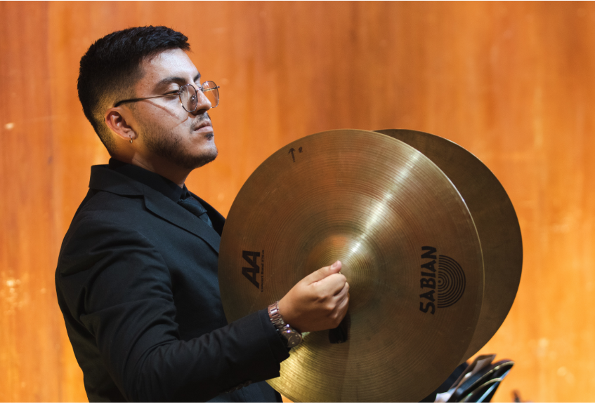 En la Fotografía Vaner Stiv Álvarez Rojas. Fotografía propiedad del Departamento de Comunicaciones del Instituto Departamental de Bellas Artes de Cali